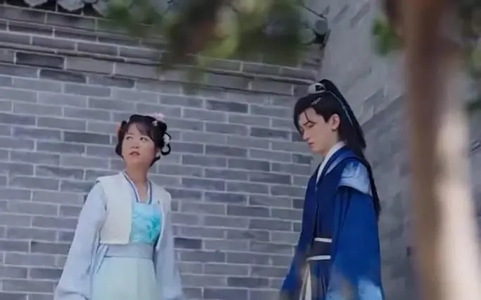 《当丑女还要被迫上门》：颜值焦虑下的逆袭，网络热梗如何成为自我救赎的武器？